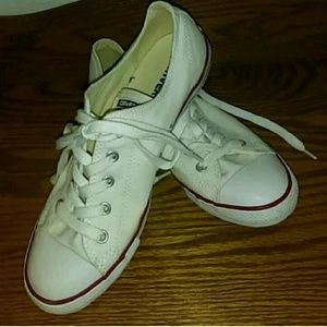 Women's Converse size 8, like new