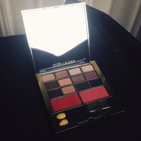 Estee Lauder Makeup - 🆕Pure Color Envy Sculpting Eyeshadow Palette NEW Estee Lauder Makeup - 🆕Pure Color Envy Sculpting Eyeshadow Palette NEW