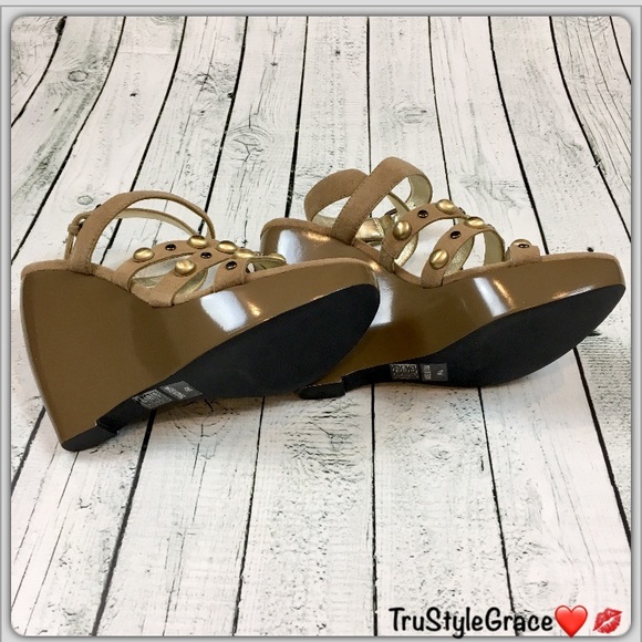 BNIB ☀️ Pelle Moda Studded Platform Sandals - Picture 4 of 7