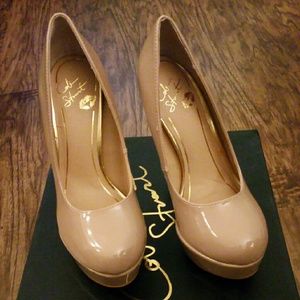 Colin Stuart Supermodel Pump sz 6