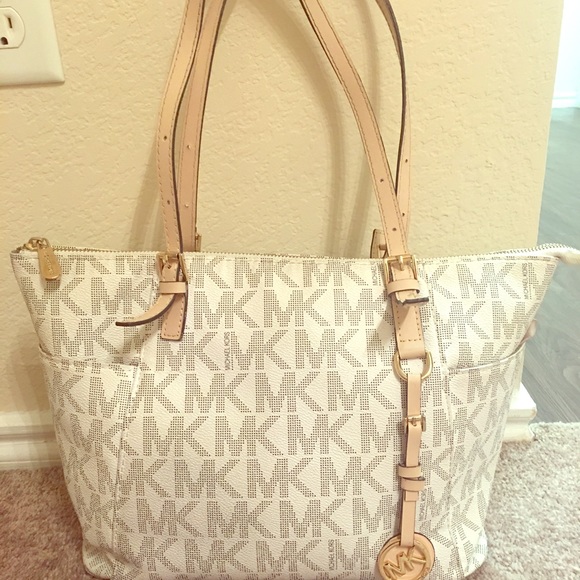 Micheal Kors Purse
