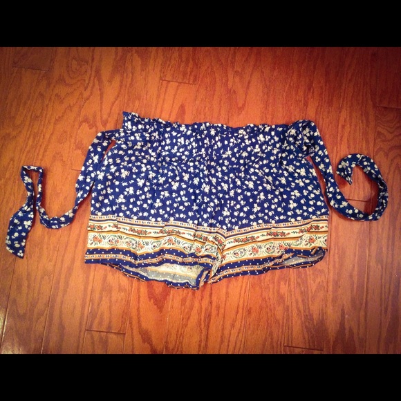 Blu Pepper Boho Floral Shorts - Picture 2 of 4