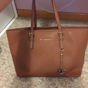 MK jet set travel bag! PRICE IS NEGOTIABLE!!❗️❗️❗️