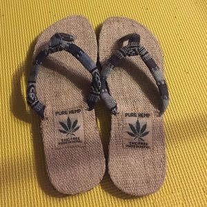 Pure hemp flip flops