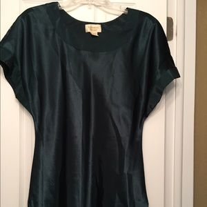 VICTORIA SECRET SILK SLEEPWEAR - size P/S  Green