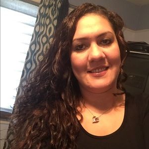 Meet your Posher, Elisa
