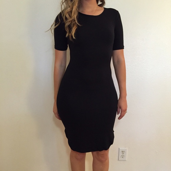 •LAST ONE• Black Curved Hem Midi Dress - Picture 2 of 4