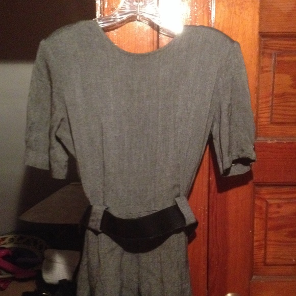 Gray dress - Picture 2 of 2