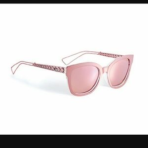 Reseved Christian Dior Diorama 1