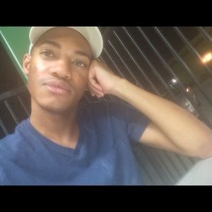 Meet your Posher, Aaron