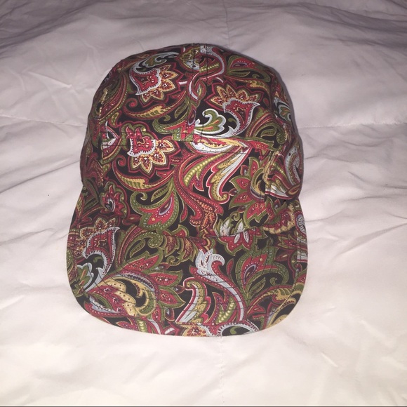 Beautiful print 4 panel hat with leather buckle