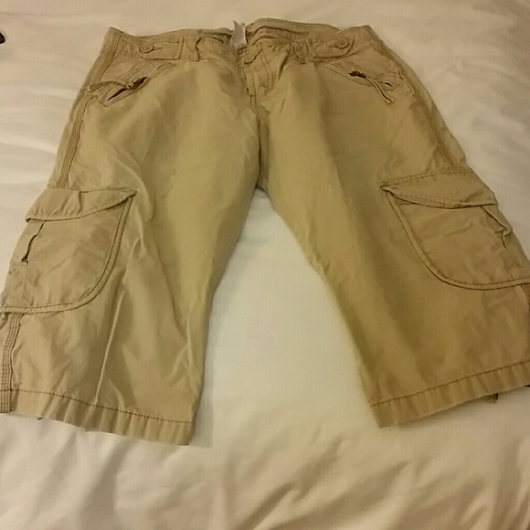 Tan capris - Picture 2 of 4