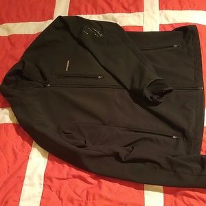Women's Black softshell patagonia jacket