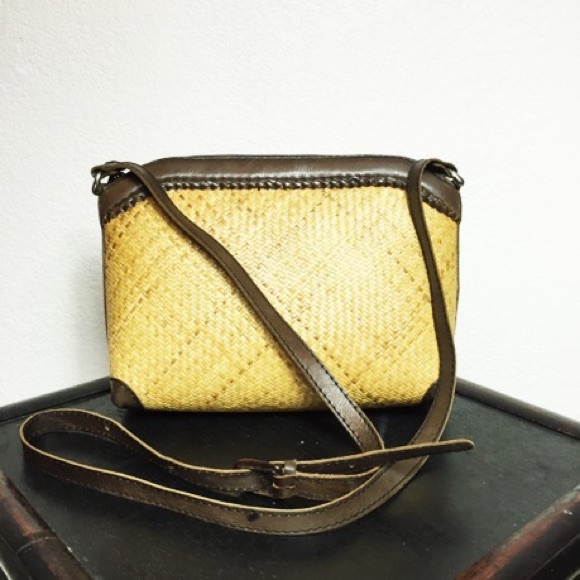 Elliott Lucca Handbags - Vintage Elliot Lucca Leather and Straw Crossbody