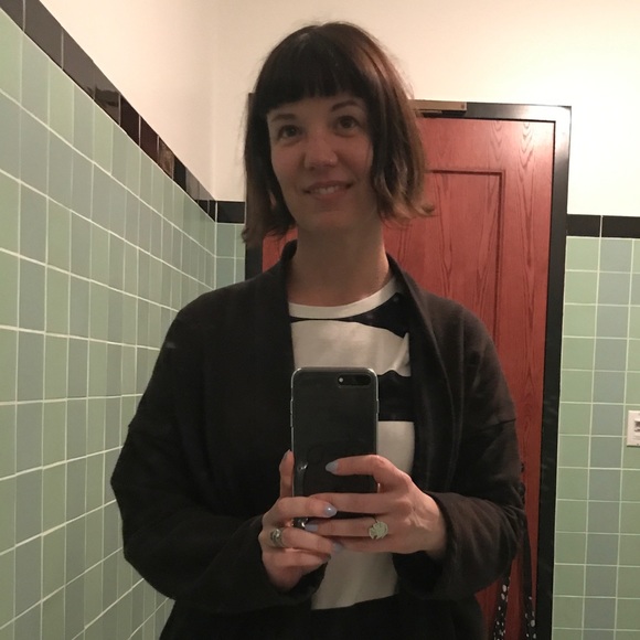 Meet your Posher, Melissa - Picture 2 of 6