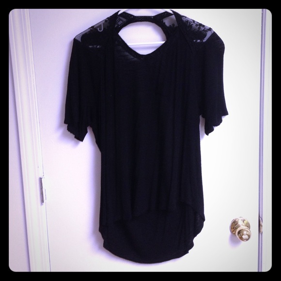Black 3/4 sleeve t with open back and lace accent