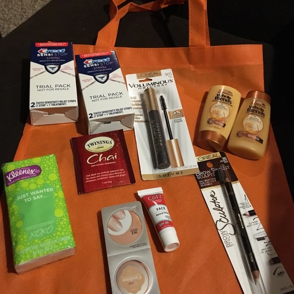 Bit of everything beauty care bag!❤️💋 - Picture 2 of 4