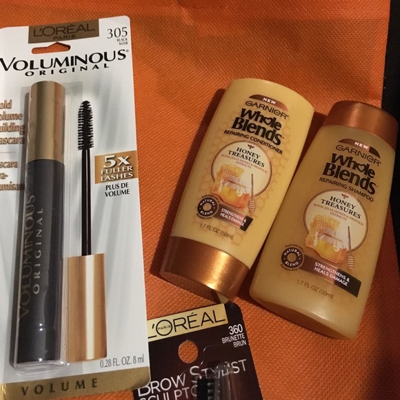 Bit of everything beauty care bag!❤️💋 - Picture 3 of 4