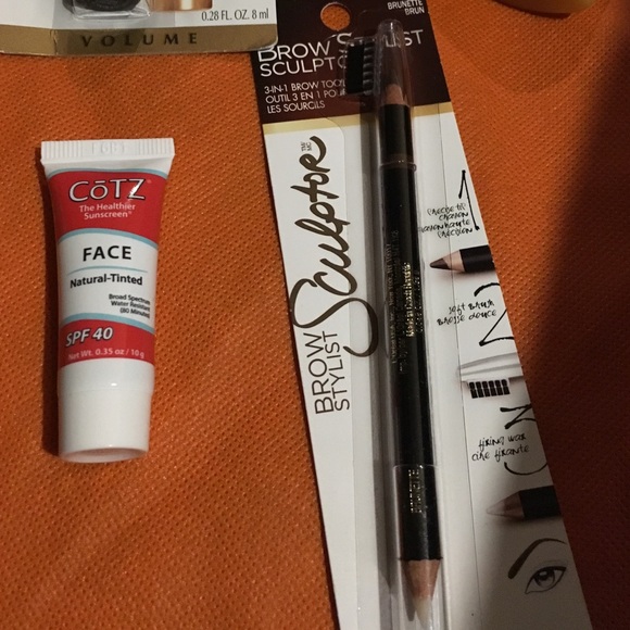 Bit of everything beauty care bag!❤️💋 - Picture 4 of 4