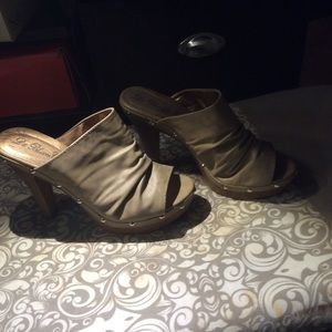 Women heels!! size 8