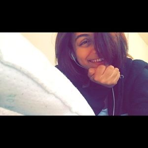 Meet your Posher, Ely