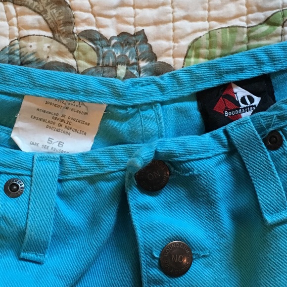 Vintage 90s bright blue high waisted denim shorts - Picture 4 of 4