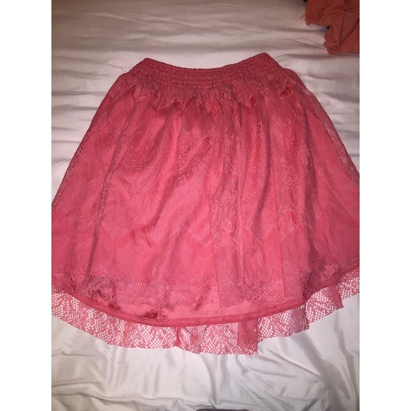 Lace skirt