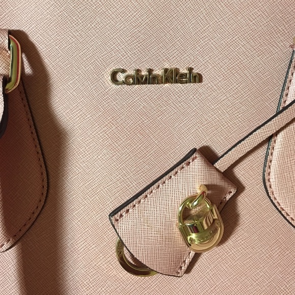✨MARK DOWN✨Calvin Klein Leather Crossbody👍 - Picture 4 of 4