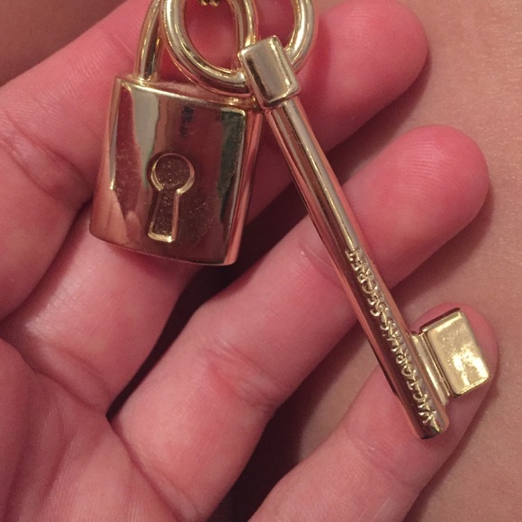Victoria secrets necklace
