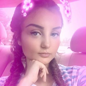 Meet your Posher, Damaris