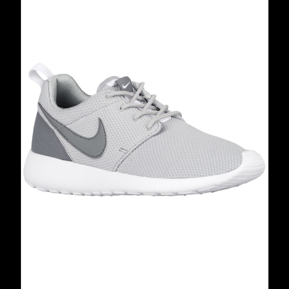 New nike Roshes Grey