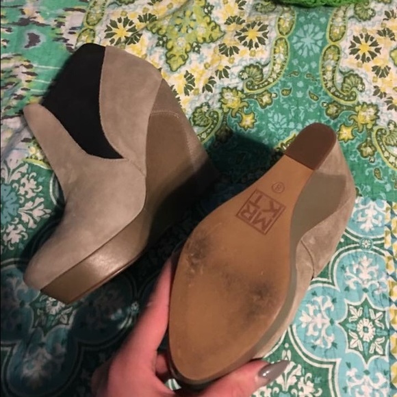 Wedged heel - Picture 2 of 4