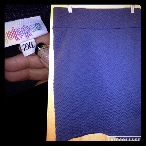 Excellent used once Lularoe Dark Blue pretty skirt