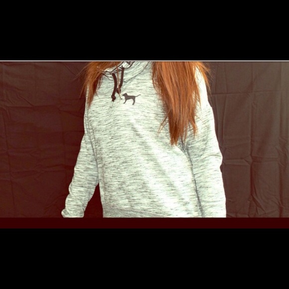 ISO: crow sweater size xs or small - Picture 1 of 1