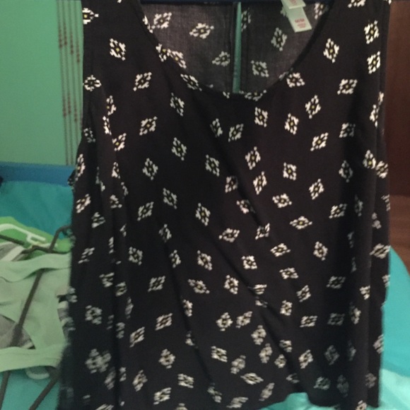 Black and white crop top