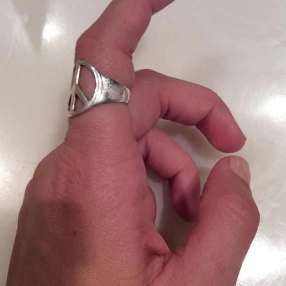 SOLD❌Peace ring - Picture 2 of 3