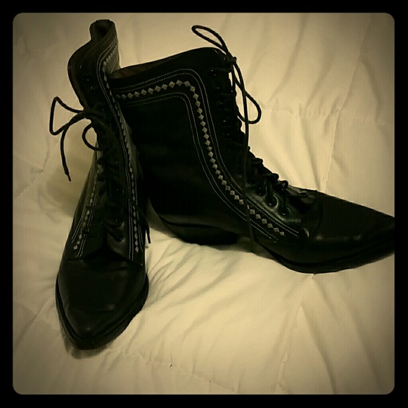 Vintage GUESS granny boots