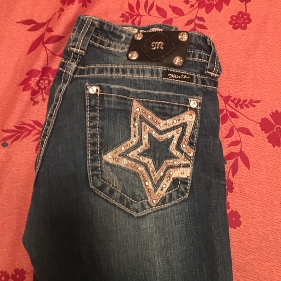 Miss me cow hide star on pocket