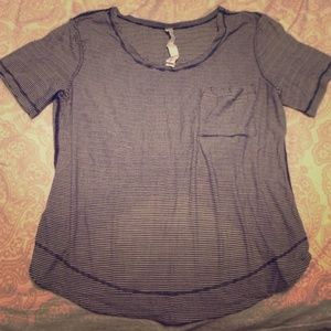 Lululemon cropped shirt