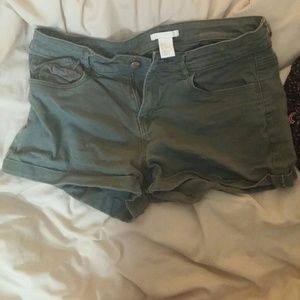 H&M green shorts