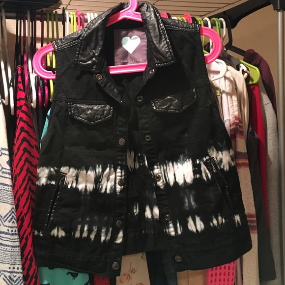 K&K black denim top!