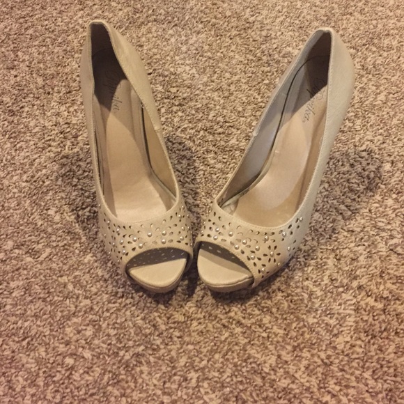 Heels - Picture 1 of 4