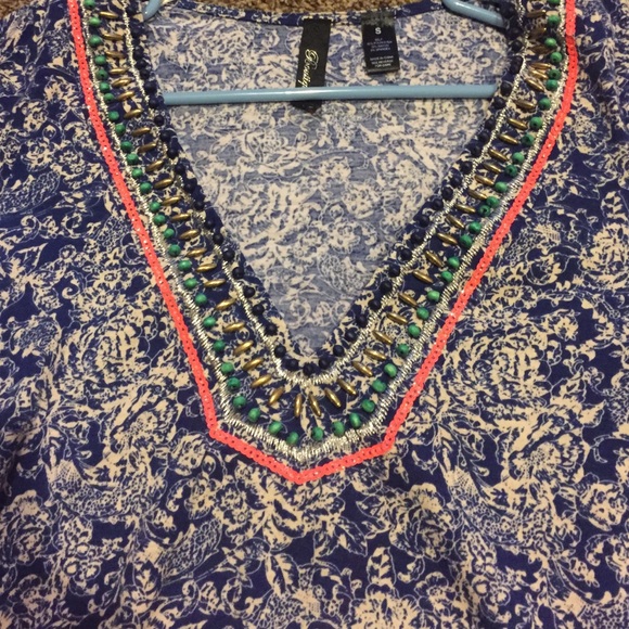 Shirt - Picture 2 of 3