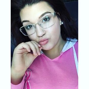 Meet your Posher, Lilly