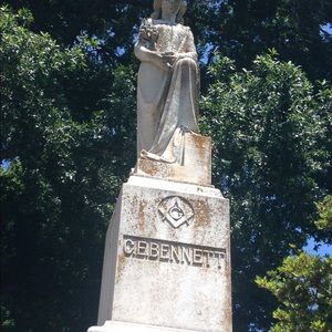 Meet your Posher, Leanna