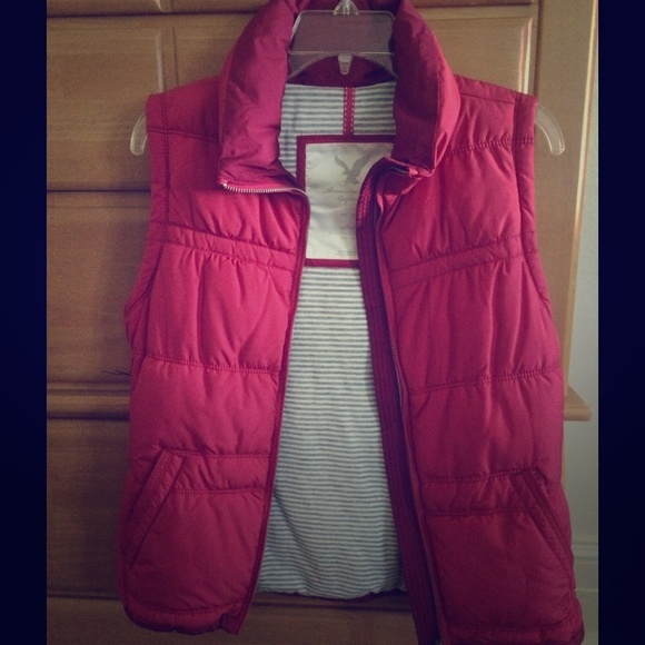 American Eagle down vest