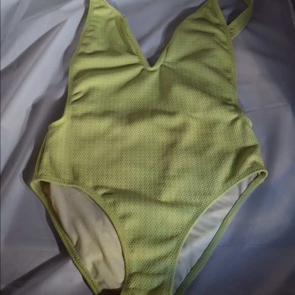 High leg, v-neck, scoop back one piece swimsuit XS