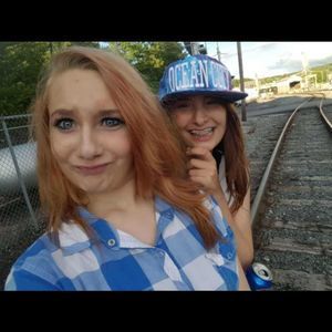 Meet your Posher, Lindee