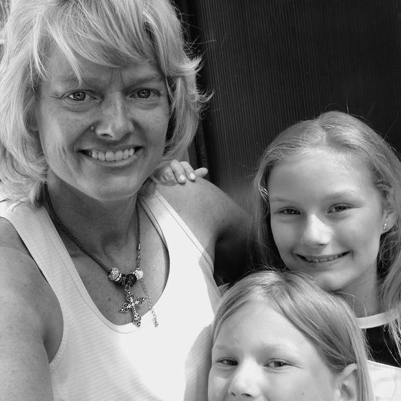Meet your Posher, Angie - Picture 1 of 1