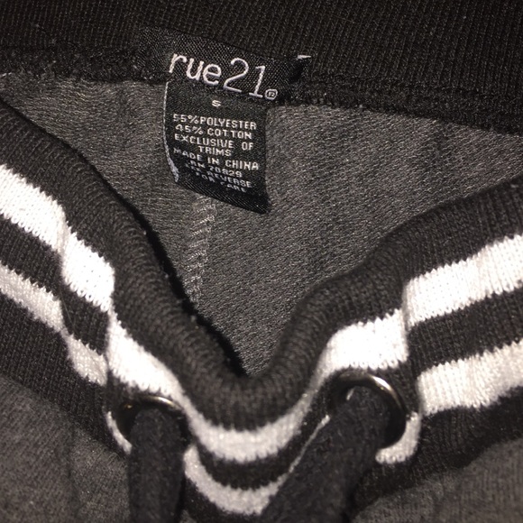 Joggers - Picture 2 of 4